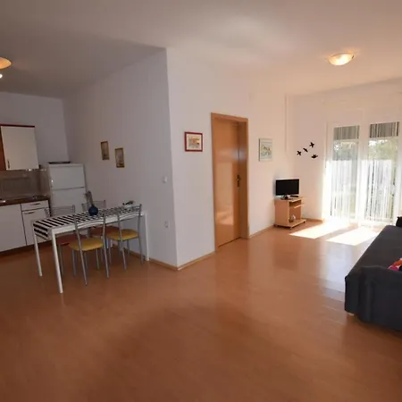 Apartment Lana 5 Pers