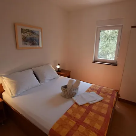 Apartment Lana 5 Pers Mandre
